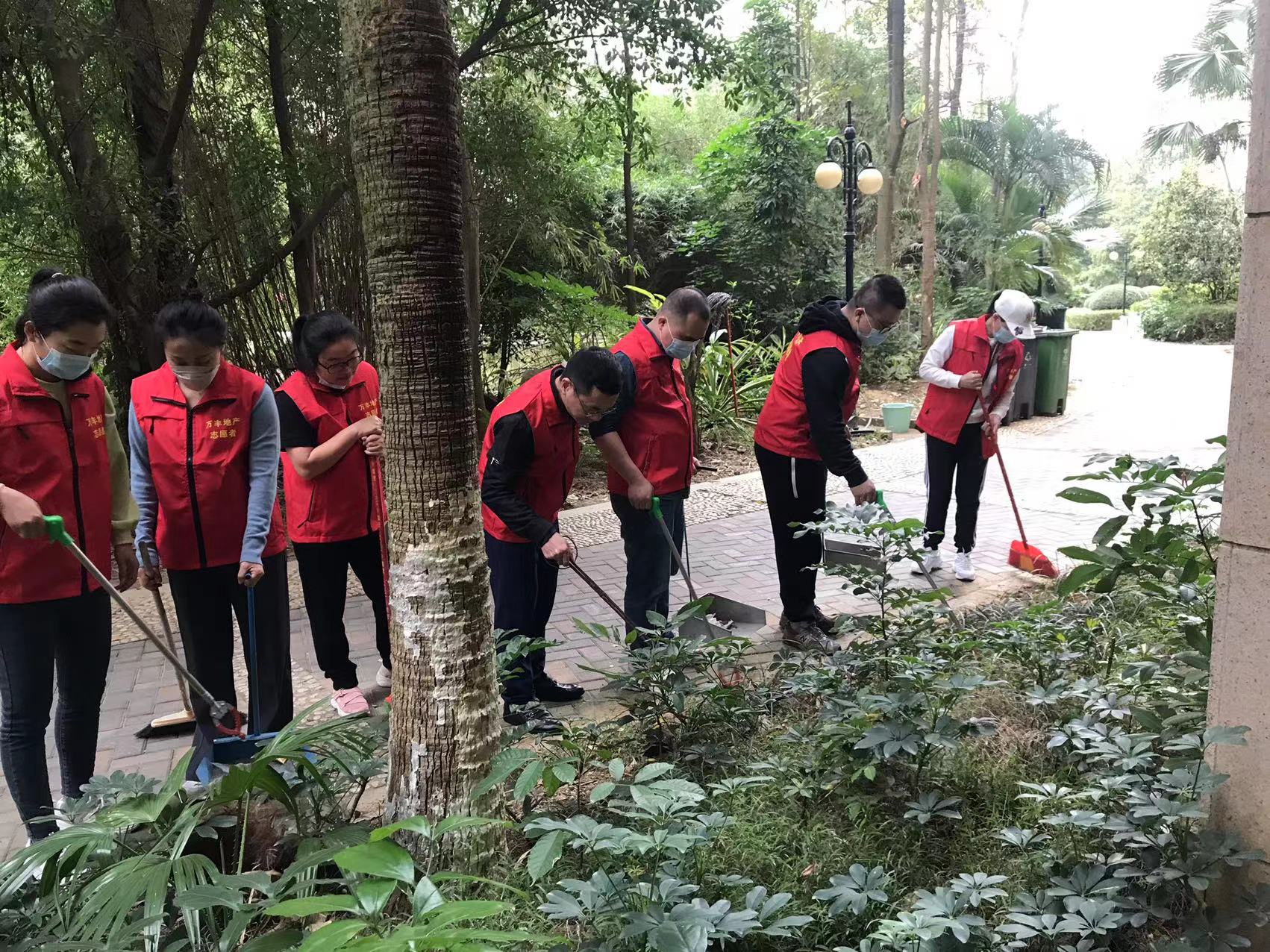 弘揚雷鋒精神，共建美好家園